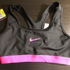 Nike Classic Swoosh Sports Bra
